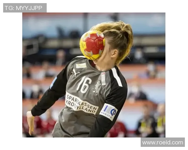 足球场上的幽默瞬间：球星们的搞笑技巧大挑战，笑到不行！